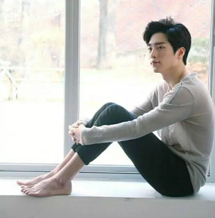 Seo-Kang-Joon-Feet-5474817.jpg