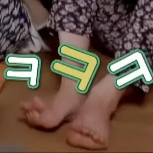 Ju-Yeon-Lee-Feet-6324188.jpg